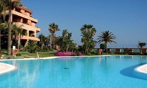 Luxury seafront penthouse for sale in Malibu, Puerto Banus, Marbella 