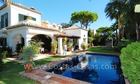 Beachside villa for sale on the New Golden Mile between Marbella and Estepona 