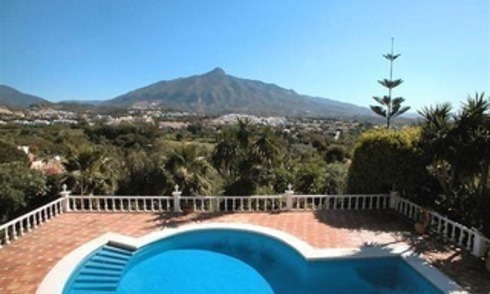 Spacious luxurious villa for sale, at the centre of the Golf valley Nueva Andalucia at Marbella 