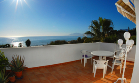 Beachfront penthouse apartment for sale in Elviria, East Marbella 