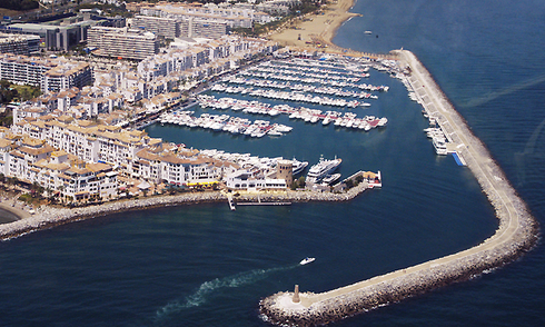 Frontline Port apartment for sale, Puerto Banus, Marbella 