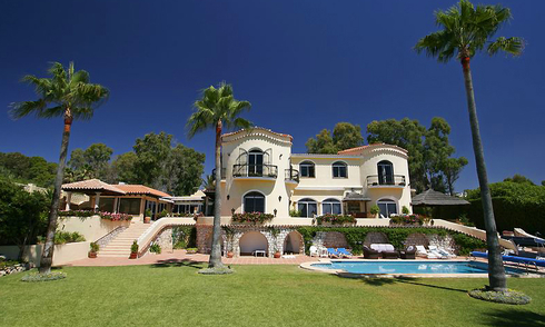 Beachfront villa for sale, Marbella 