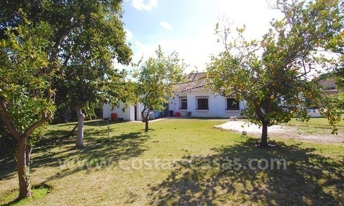 Plot with a detached villa for sale in Marbella town centre 