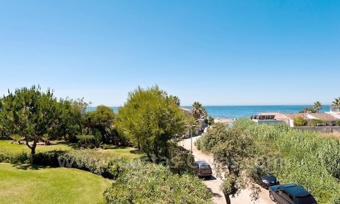 Beachside apartment for sale in beachfront complex in Marbella 