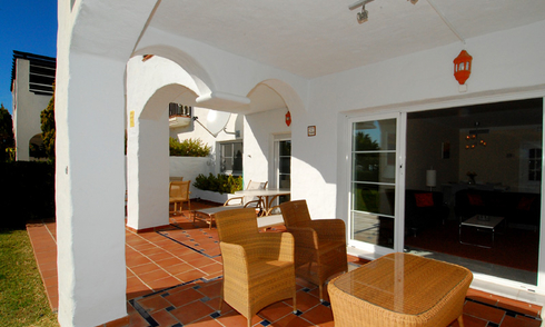 Cozy ground-floor apartment for sale on beachfront complex in Marbella 