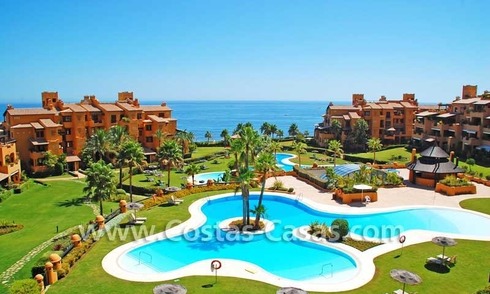 Luxury apartment for sale in a first line beach complex, New Golden Mile, Marbella - Estepona 