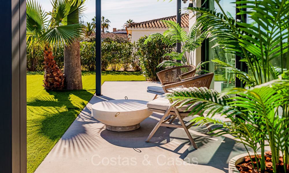 Unique ultra-modern beach front designer villa for sale, New Golden Mile, Marbella - Estepona. Ready to move in. 72264