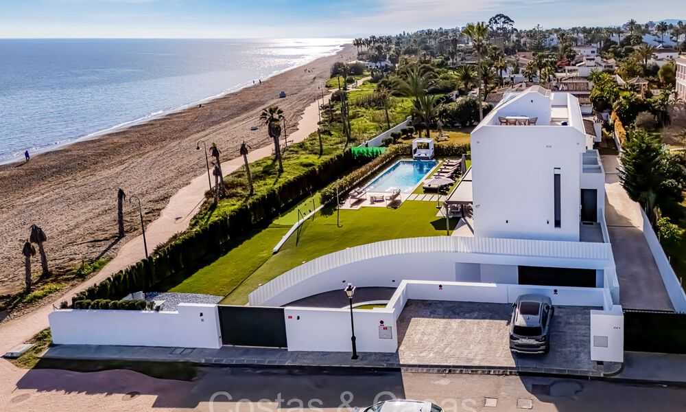 Unique ultra-modern beach front designer villa for sale, New Golden Mile, Marbella - Estepona. Ready to move in. 72278