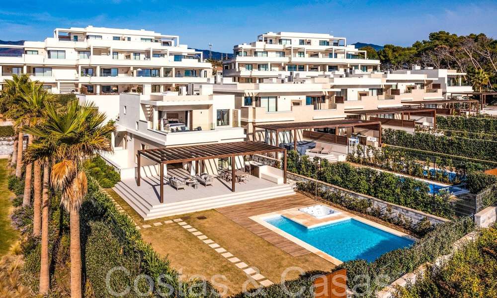 New luxury front line beach villa for sale in an exclusive complex, New Golden Mile, Marbella - Estepona 69820