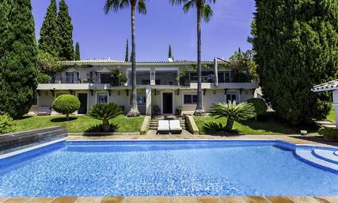 Charming renovated Mediterranean style villa with sea views on a large plot for sale in Benahavis - Marbella 14150