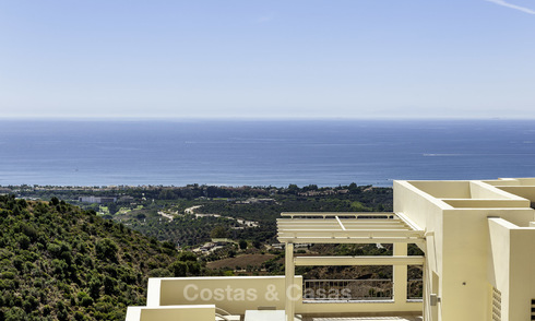 Move-in ready modern 3-bed apartment with spectacular sea and mountain views for sale in Marbella 16836