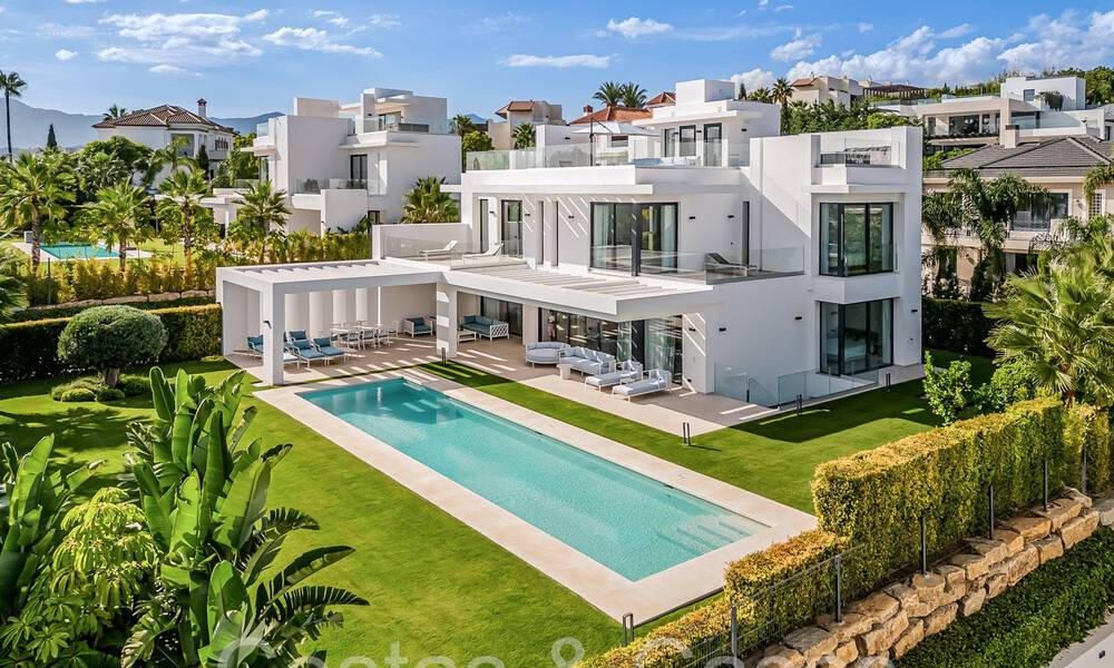 Ready to move in, new modern villa for sale in a five star golf resort in Marbella - Benahavis 71746