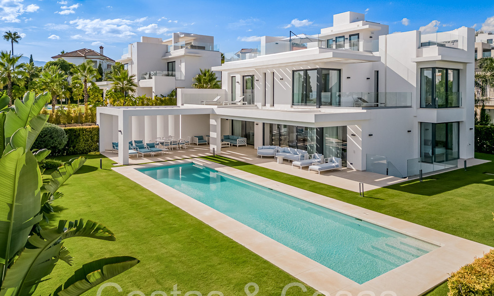 Ready to move in, new modern villa for sale in a five star golf resort in Marbella - Benahavis 71747