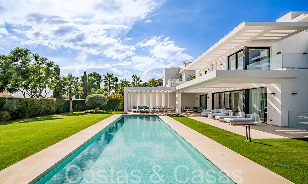 Ready to move in, new modern villa for sale in a five star golf resort in Marbella - Benahavis 71765