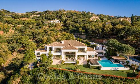 Luxury modern style villa with Mediterranean accents for sale in the exclusive La Zagaleta Golf Resort in Benahavis - Marbella 36321