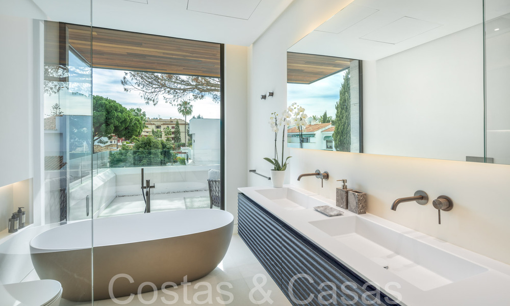 Modern new construction villa for sale, walking distance to the beach, beachside San Pedro de Alcantara, Marbella 71252