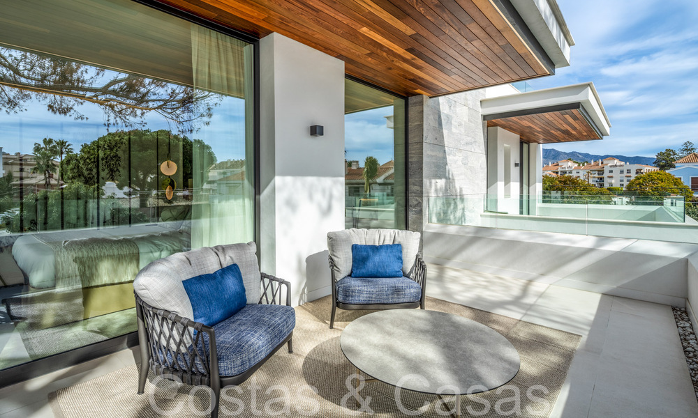 Modern new construction villa for sale, walking distance to the beach, beachside San Pedro de Alcantara, Marbella 71254