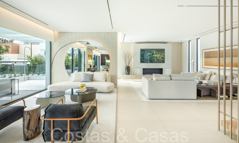 Modern new construction villa for sale, walking distance to the beach, beachside San Pedro de Alcantara, Marbella 71258