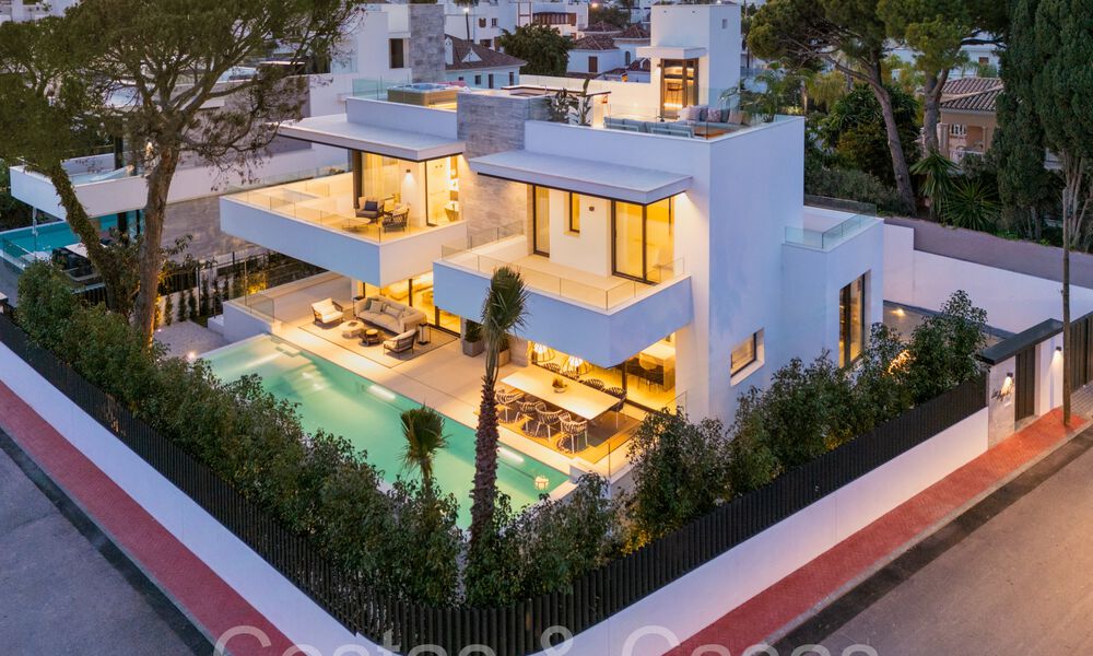 Modern new construction villa for sale, walking distance to the beach, beachside San Pedro de Alcantara, Marbella 71264