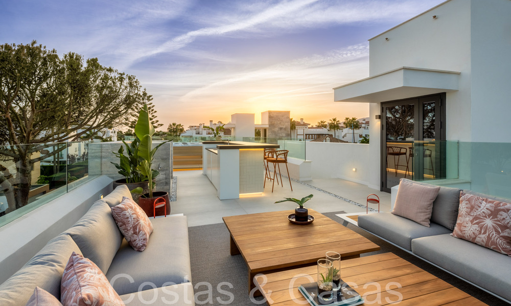 Modern new construction villa for sale, walking distance to the beach, beachside San Pedro de Alcantara, Marbella 71267