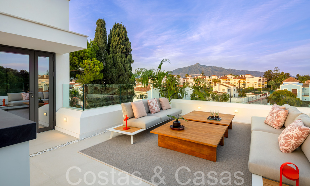 Modern new construction villa for sale, walking distance to the beach, beachside San Pedro de Alcantara, Marbella 71268