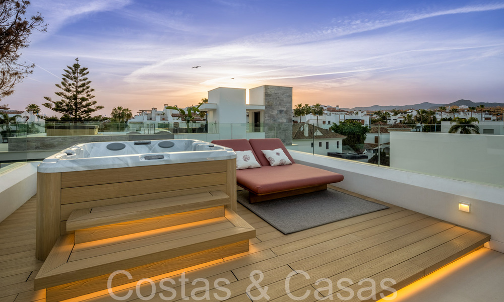 Modern new construction villa for sale, walking distance to the beach, beachside San Pedro de Alcantara, Marbella 71269