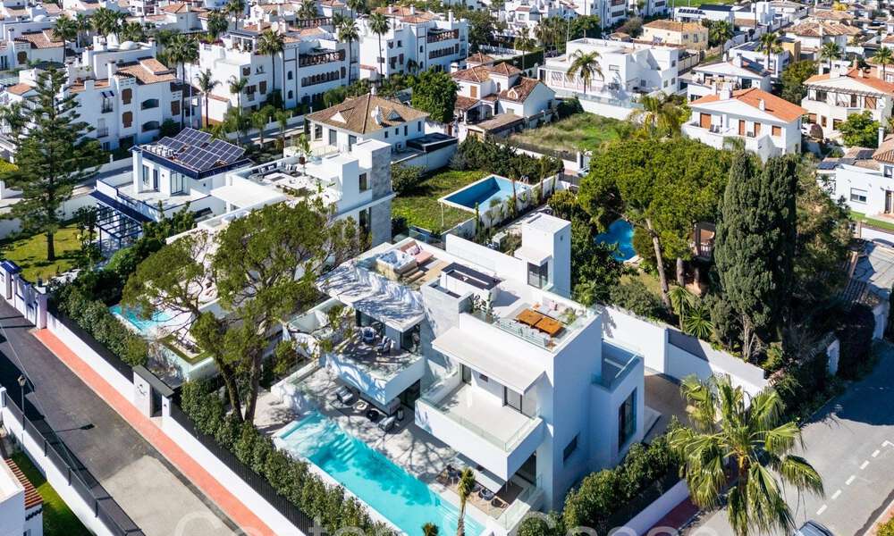 Modern new construction villa for sale, walking distance to the beach, beachside San Pedro de Alcantara, Marbella 71272