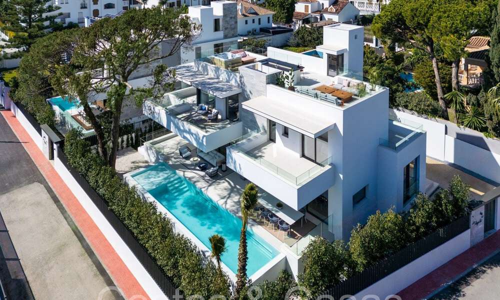 Modern new construction villa for sale, walking distance to the beach, beachside San Pedro de Alcantara, Marbella 71273