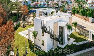Contemporary luxury villas for sale at walking distance from a prominent golf club, on the New Golden Mile between Marbella and Estepona 69286 