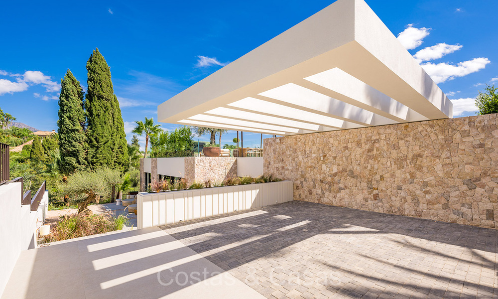 New, ultra-modern luxury villa for sale with architectural design, frontline golf Los Naranjos in Nueva Andalucia, Marbella 73103