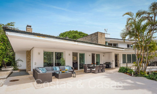 Spacious luxury villa for sale with extensive private garden east of Marbella centre 68889 