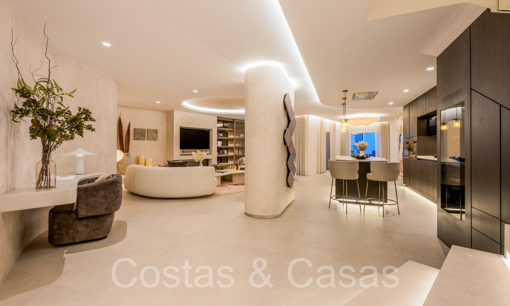 Quality renovated, huge penthouse for sale in frontline beach complex east of Marbella centre 70694