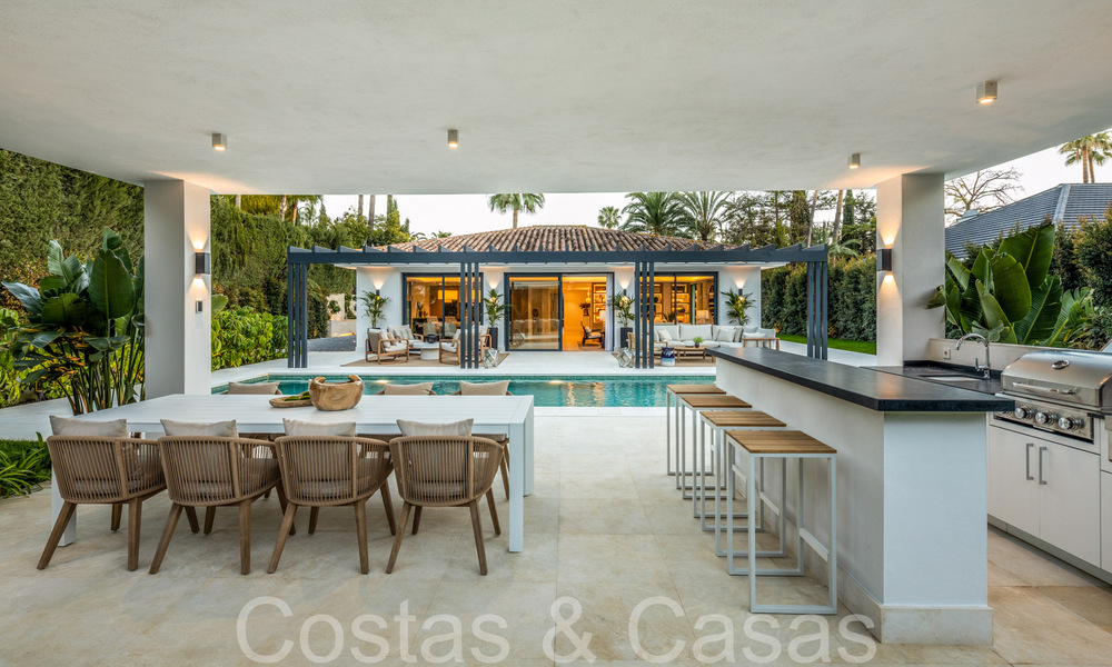 Sophisticated, Mediterranean single storey villa for sale just steps from the Las Brisas golf course in Nueva Andalucia, Marbella 67498