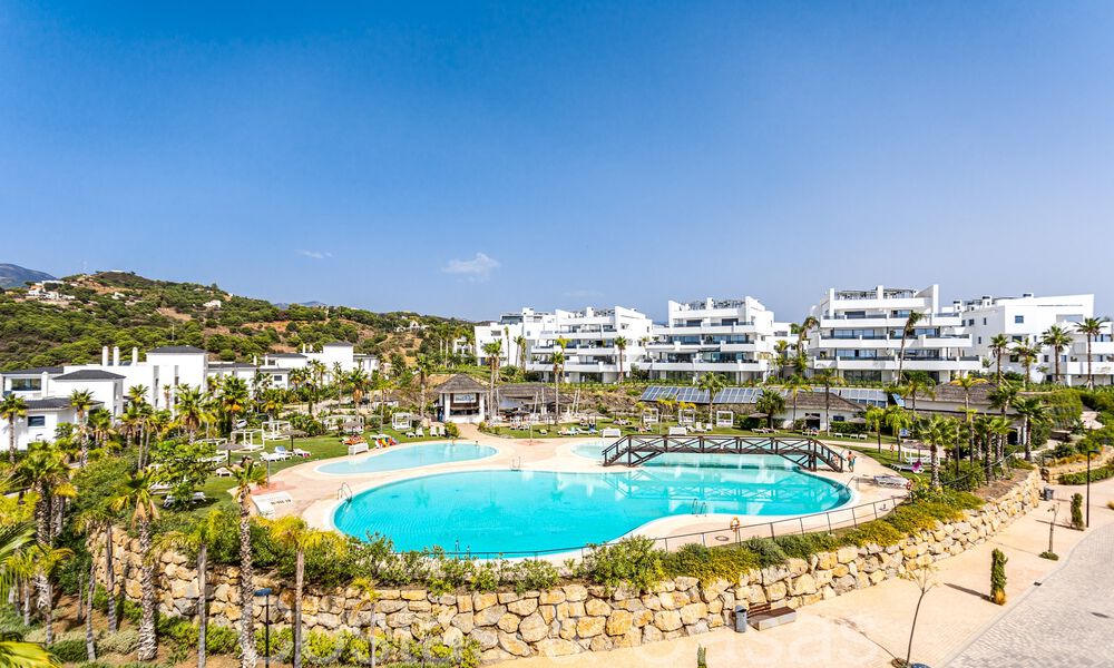 Ready to move in, spacious penthouse with panoramic sea views for sale in the hills of Estepona, close to the centre 67516