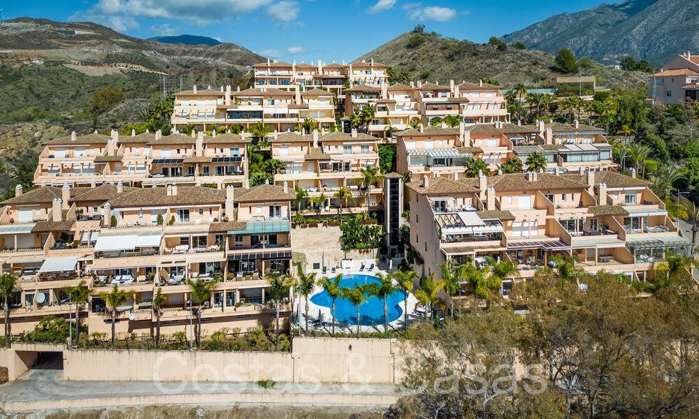 Spacious and bright duplex penthouse for sale located in Nueva Andalucia, Marbella 67977