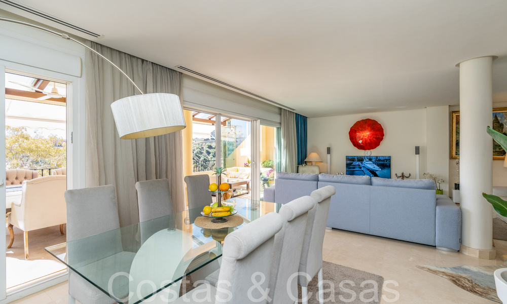 Spacious and bright duplex penthouse for sale located in Nueva Andalucia, Marbella 67989