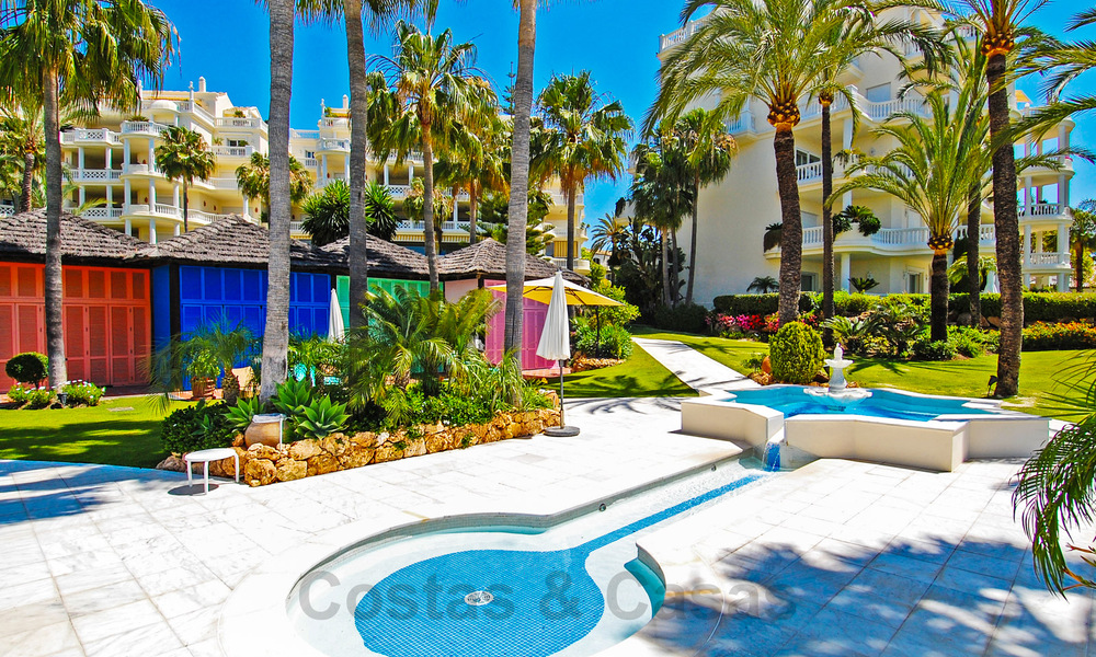 Sophisticated renovated apartment for sale in Las Dunas Park, an exclusive beach resort between Marbella and Estepona 67962