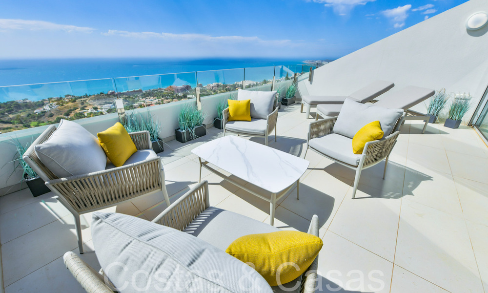 Luxurious, modern, duplex penthouse with panoramic sea views for sale in Benalmadena, Costa del Sol 68017