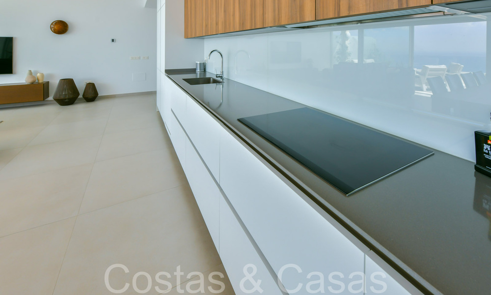Luxurious, modern, duplex penthouse with panoramic sea views for sale in Benalmadena, Costa del Sol 68041