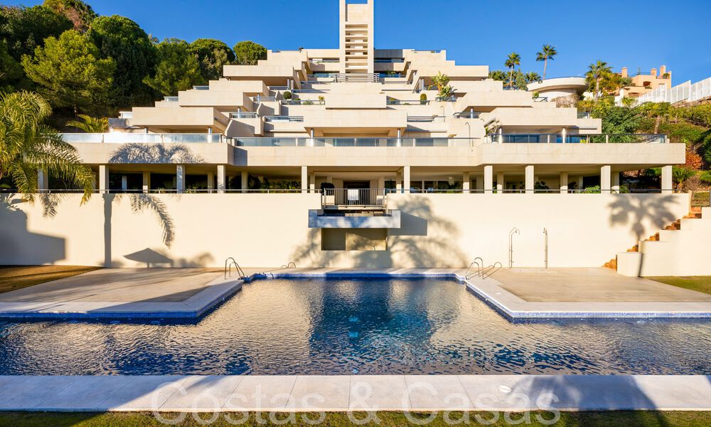 Luxurious apartment for sale with unobstructed, panoramic sea views in Nueva Andalucia, Marbella 68087