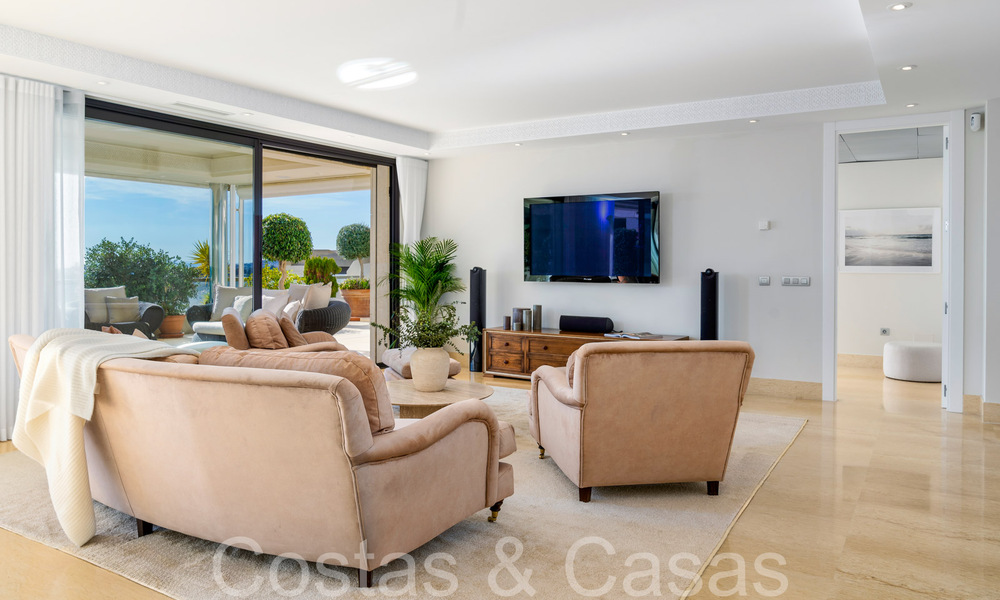 Luxurious apartment for sale with unobstructed, panoramic sea views in Nueva Andalucia, Marbella 68092