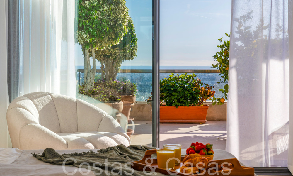 Luxurious apartment for sale with unobstructed, panoramic sea views in Nueva Andalucia, Marbella 68111