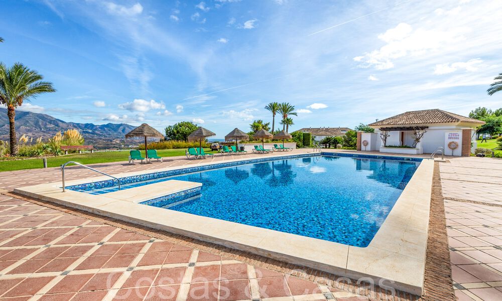 Elegant penthouse with beautiful views for sale in an exclusive golf resort in Mijas, Costa del Sol 68262