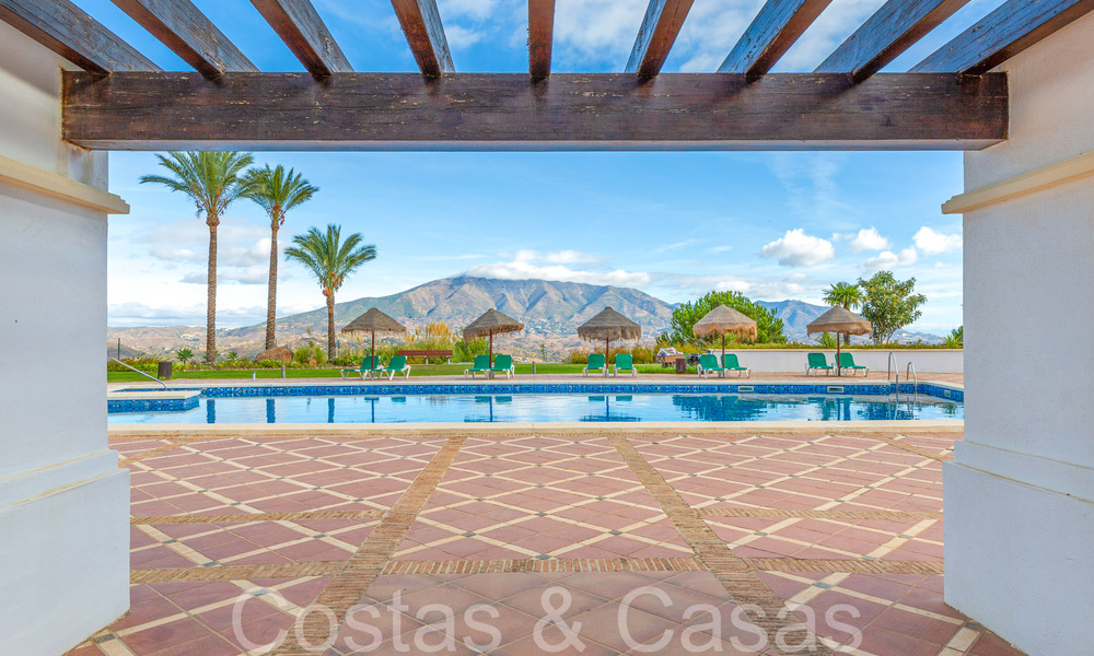 Elegant penthouse with beautiful views for sale in an exclusive golf resort in Mijas, Costa del Sol 68263