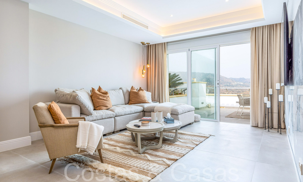 Elegant penthouse with beautiful views for sale in an exclusive golf resort in Mijas, Costa del Sol 68277