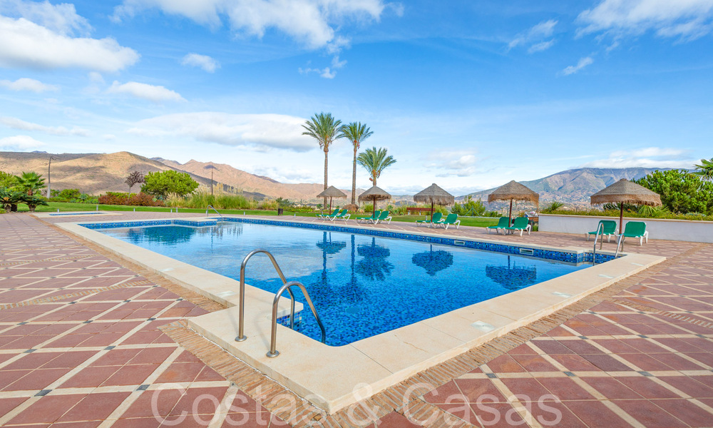 Elegant penthouse with beautiful views for sale in an exclusive golf resort in Mijas, Costa del Sol 68307