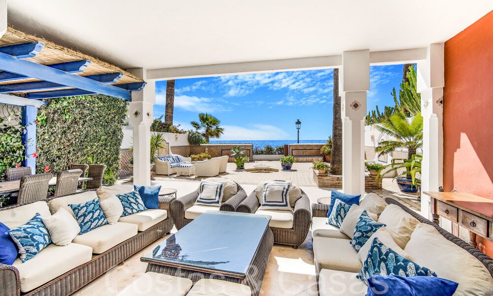 Luxury villa with open sea views for sale, right on the beach on Marbella's prestigious Golden Mile 68315