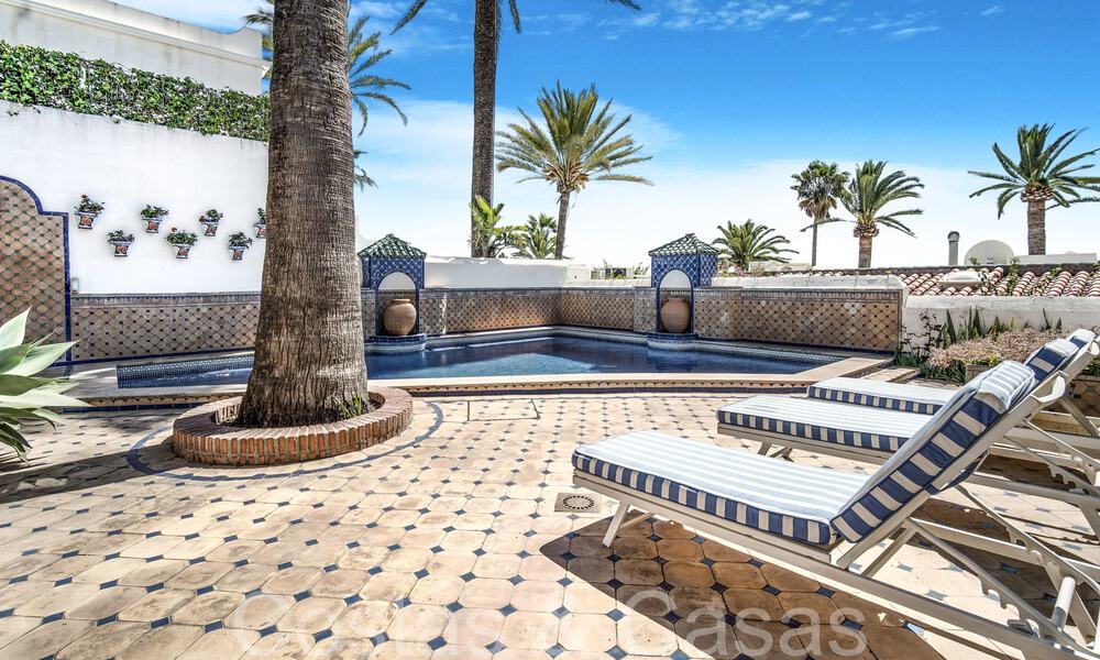 Luxury villa with open sea views for sale, right on the beach on Marbella's prestigious Golden Mile 68323