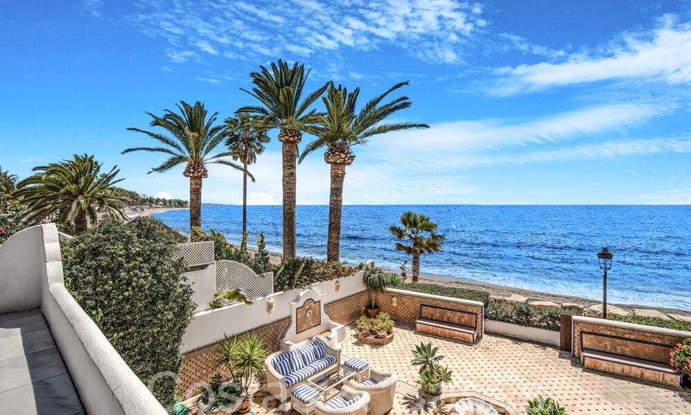 Luxury villa with open sea views for sale, right on the beach on Marbella's prestigious Golden Mile 68328