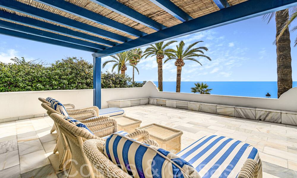 Luxury villa with open sea views for sale, right on the beach on Marbella's prestigious Golden Mile 68332